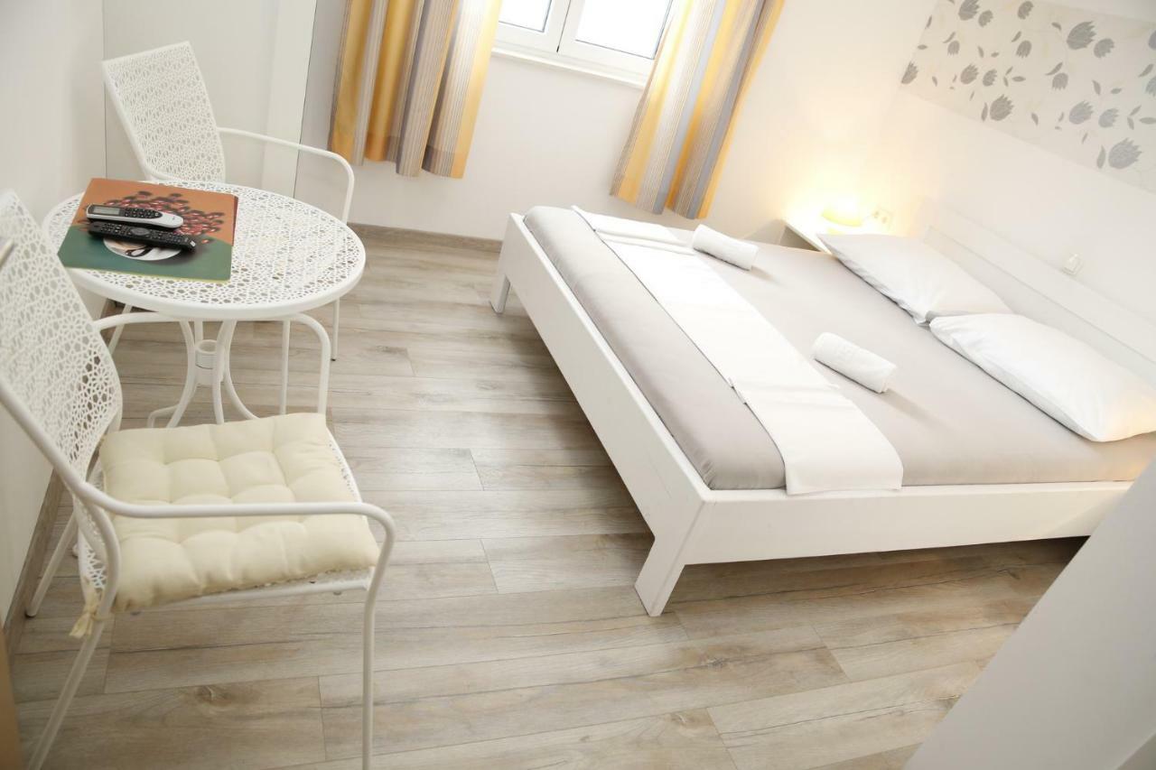 Apartments Gabrijel Vodice Rum bild
